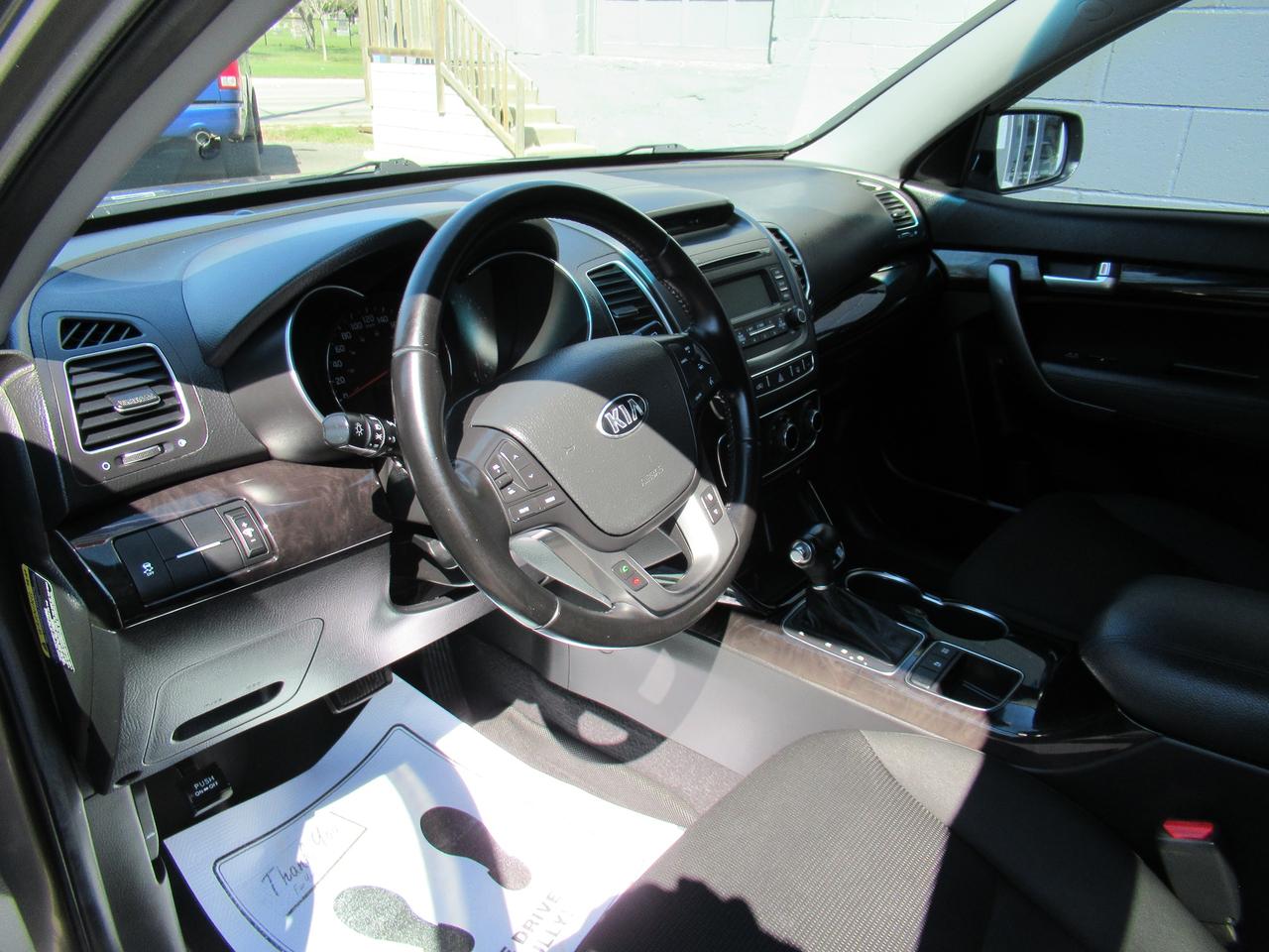 2014 Kia Sorento FWD 4DR V6 AUTO LX Photo3