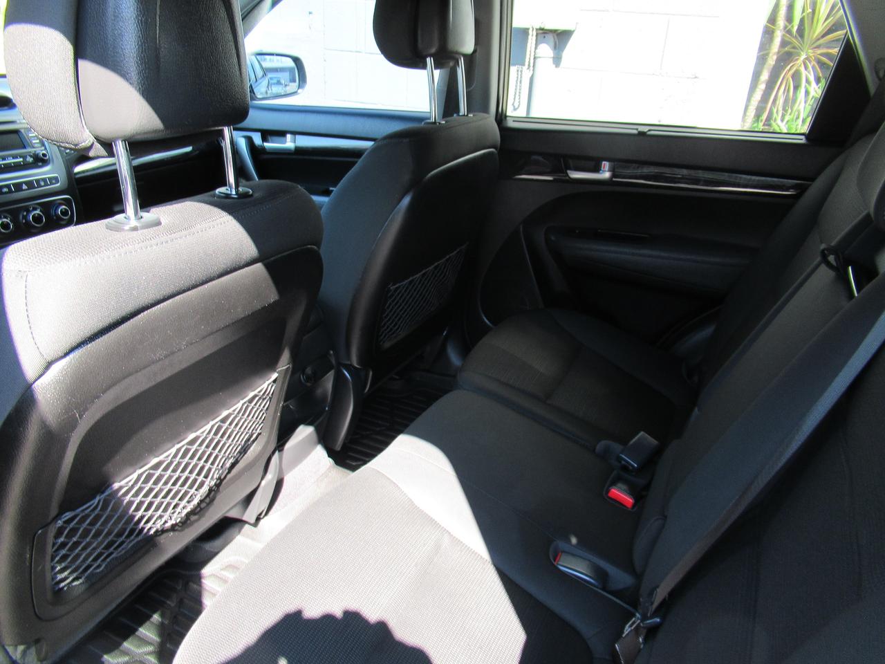 2014 Kia Sorento FWD 4DR V6 AUTO LX Photo