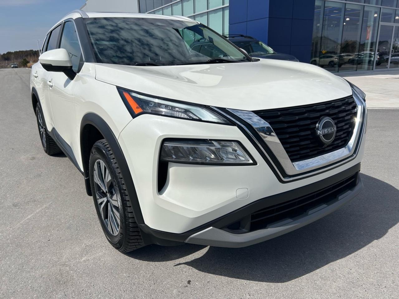 2023 Nissan Rogue SV MOONROOF  - Moonroof -  Apple CarPlay Photo