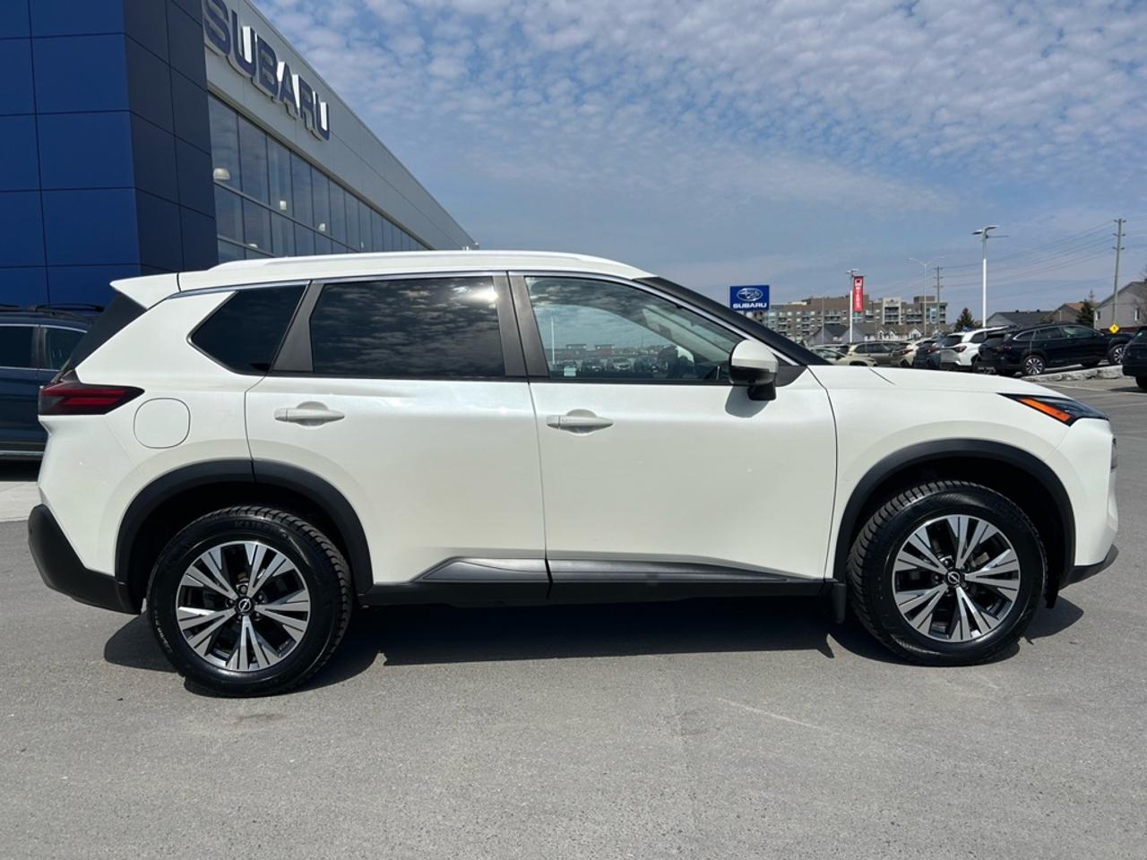 2023 Nissan Rogue SV MOONROOF  - Moonroof -  Apple CarPlay Photo