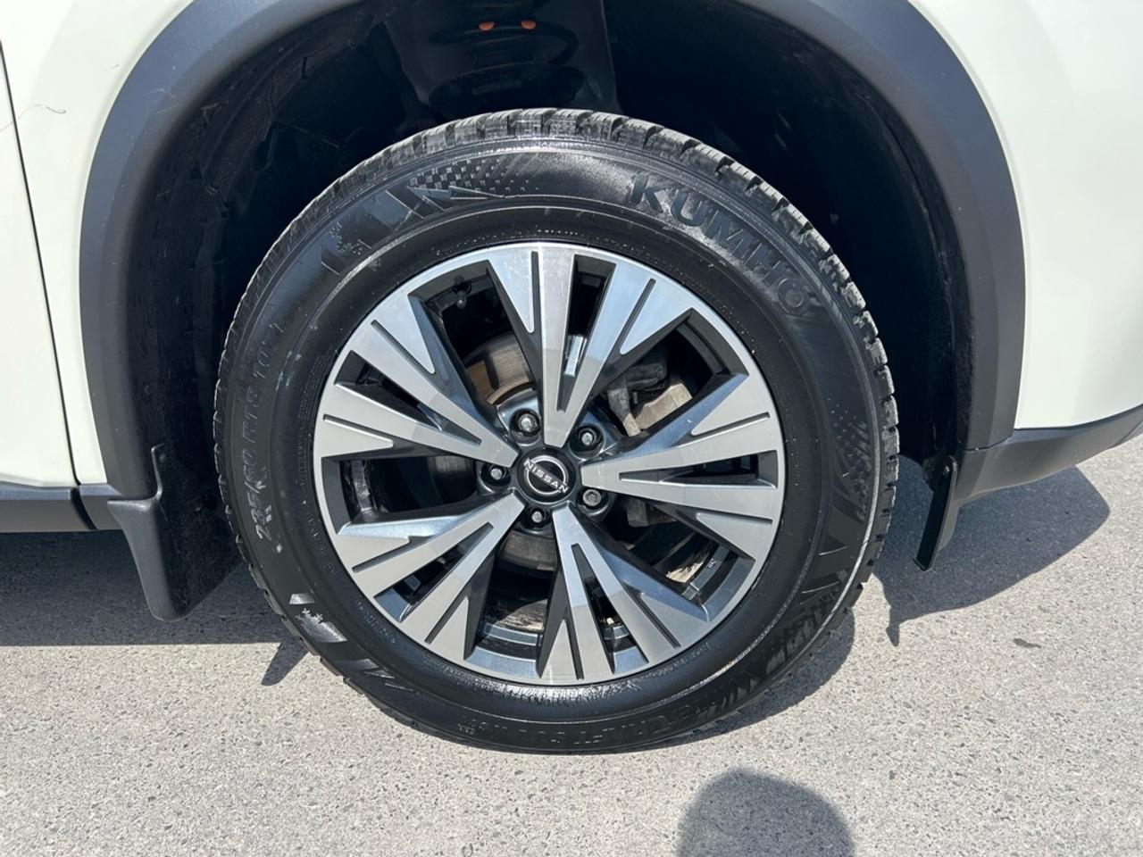 2023 Nissan Rogue SV MOONROOF  - Moonroof -  Apple CarPlay Photo