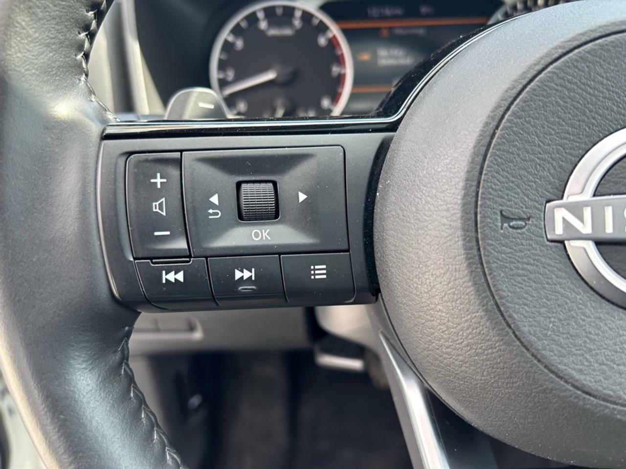 2023 Nissan Rogue SV MOONROOF  - Moonroof -  Apple CarPlay Photo
