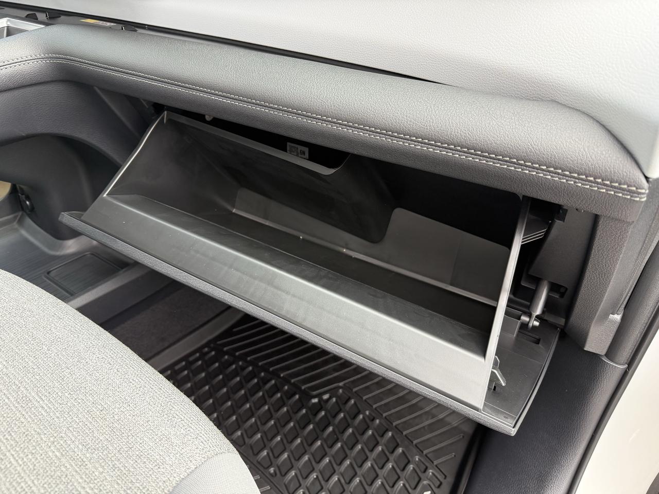 2026 Toyota Sienna LE AWD Photo