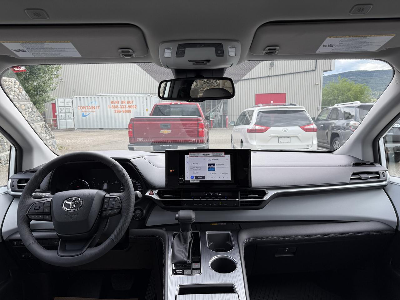 2026 Toyota Sienna LE AWD Photo