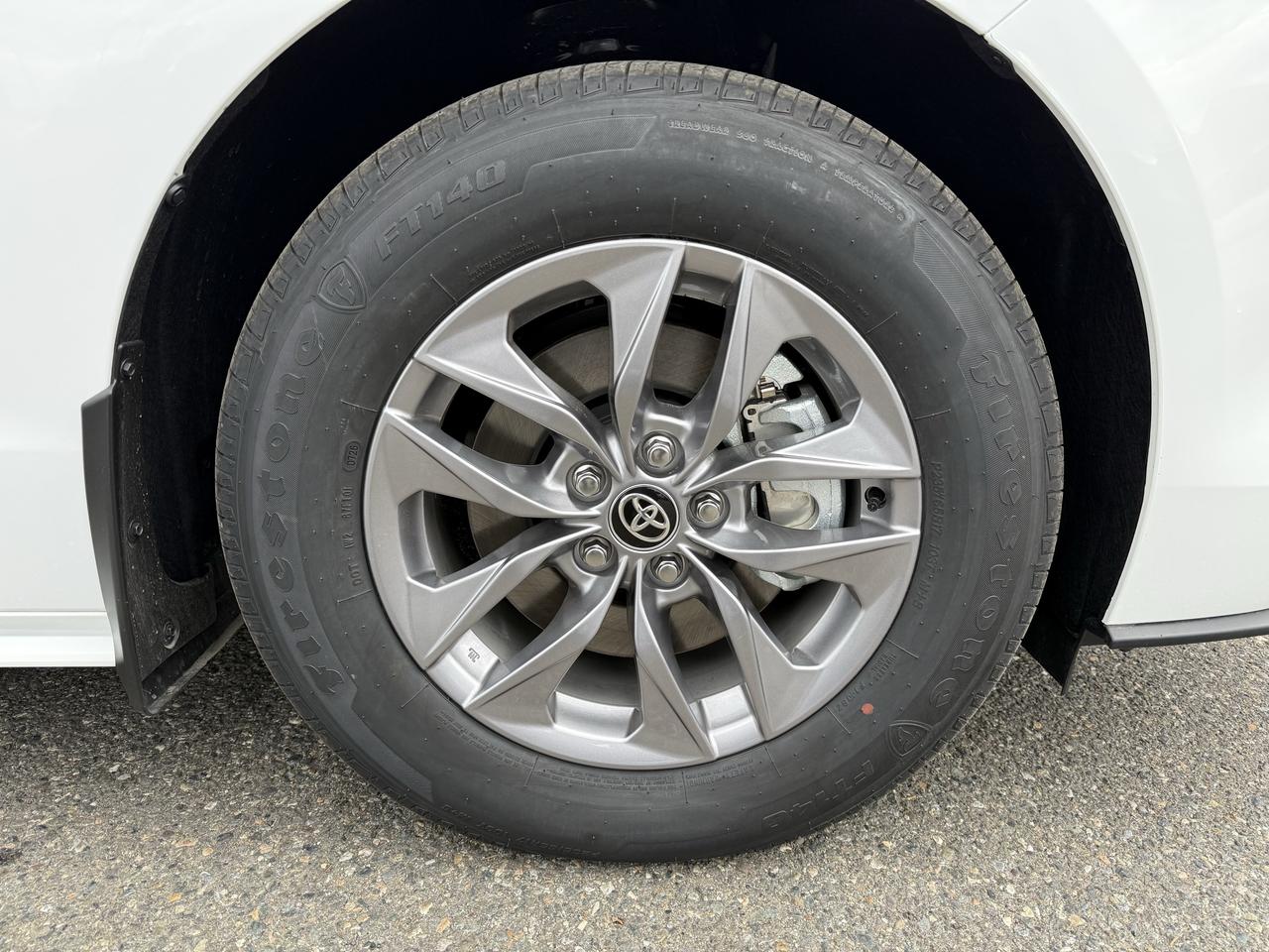 2026 Toyota Sienna LE AWD Photo