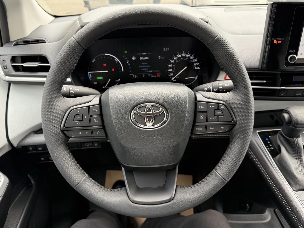 2026 Toyota Sienna LE AWD Photo