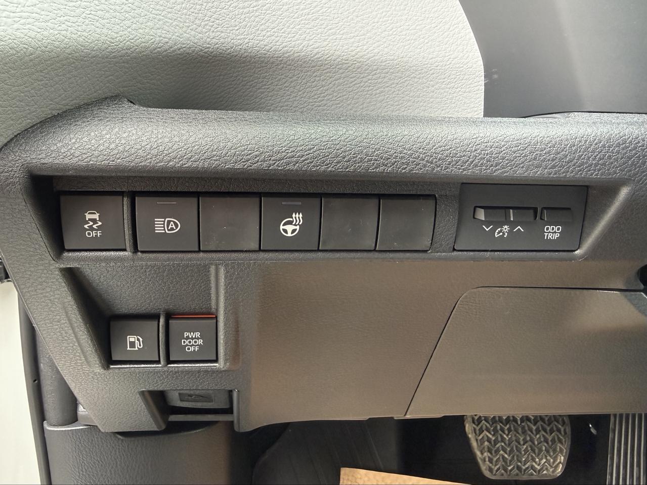 2026 Toyota Sienna LE AWD Photo