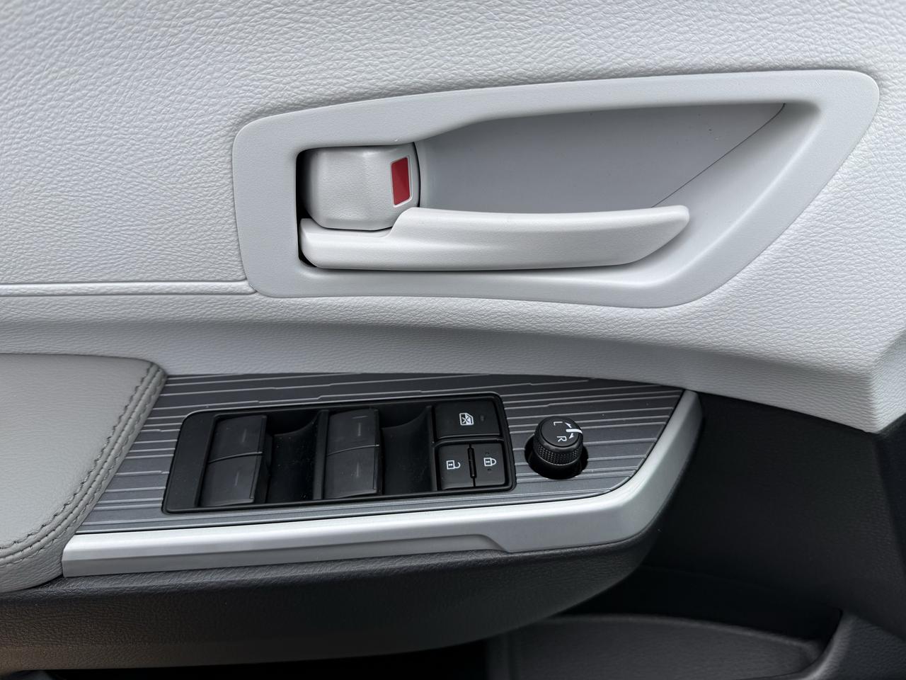 2026 Toyota Sienna LE AWD Photo