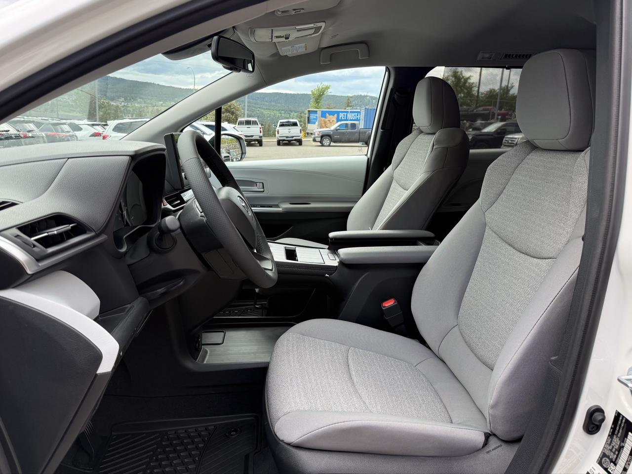 2026 Toyota Sienna LE AWD Photo
