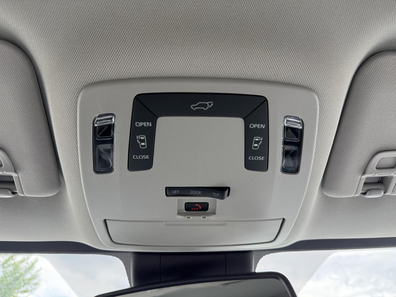 2026 Toyota Sienna LE AWD Photo