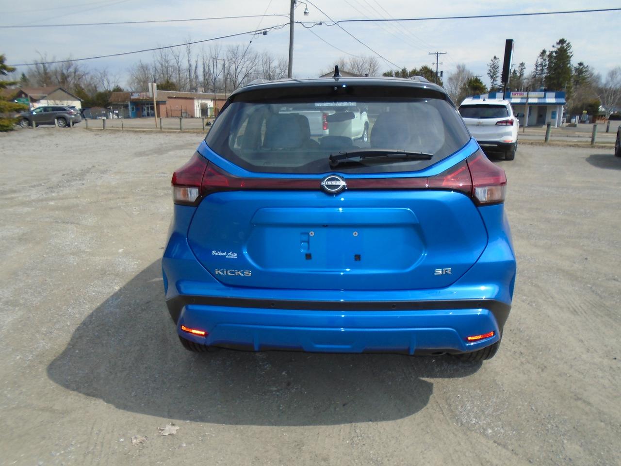 2024 Nissan Kicks SR Photo
