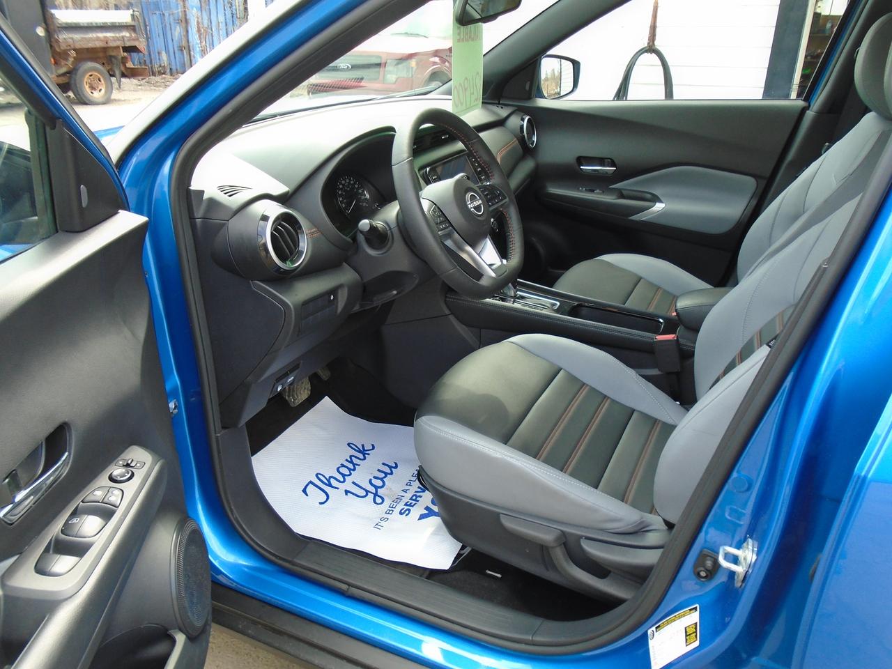 2024 Nissan Kicks SR Photo4