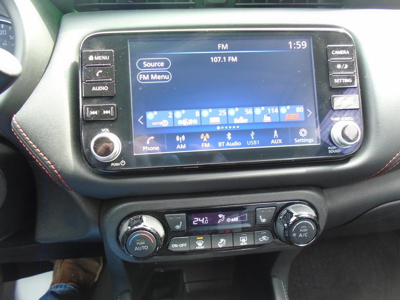 2024 Nissan Kicks SR Photo