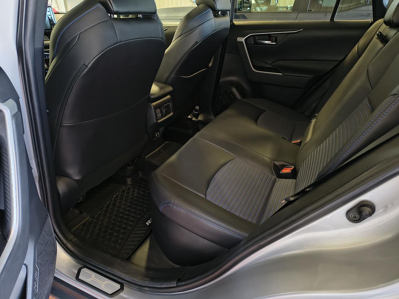 2021 Toyota RAV4 Hybrid XLE Photo