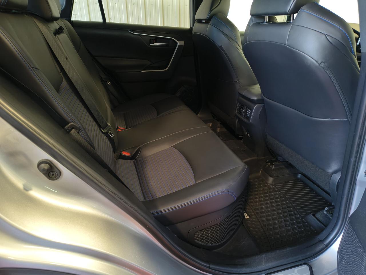 2021 Toyota RAV4 Hybrid XLE Photo