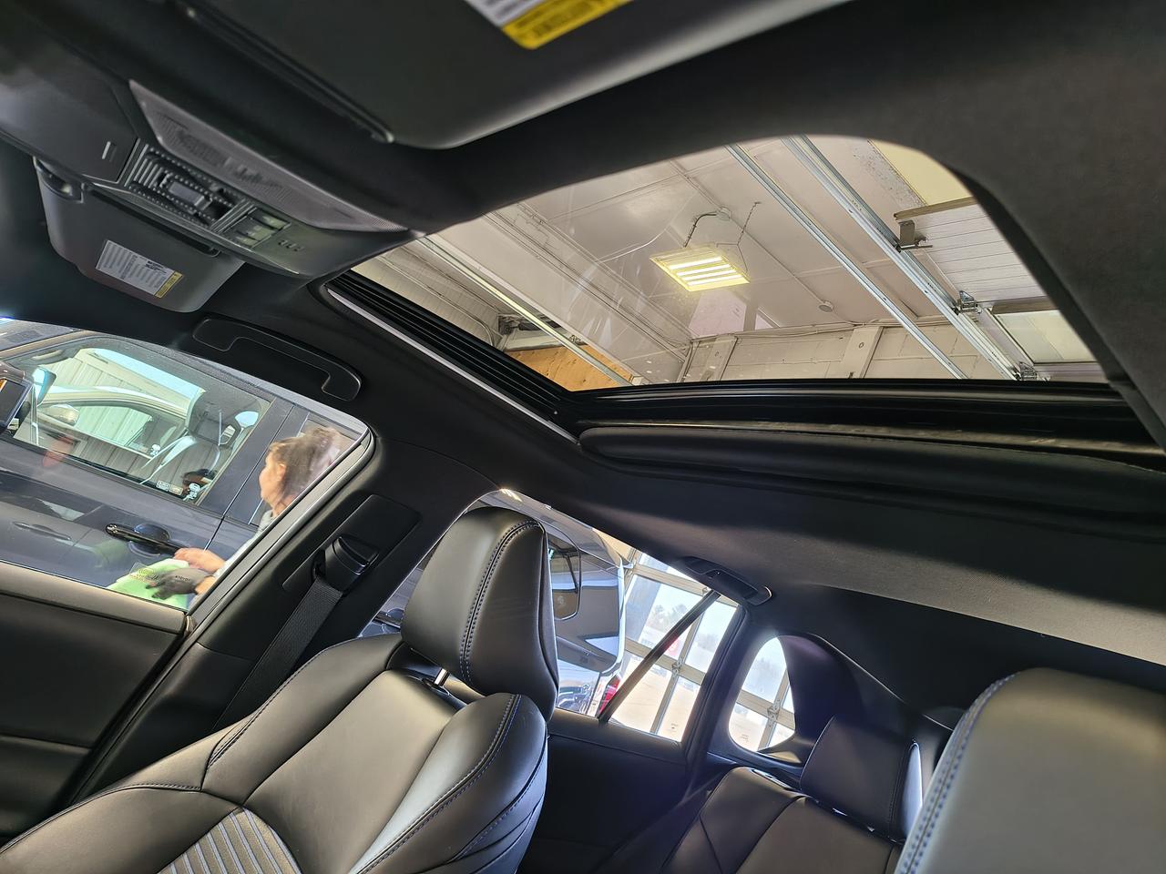 2021 Toyota RAV4 Hybrid XLE Photo