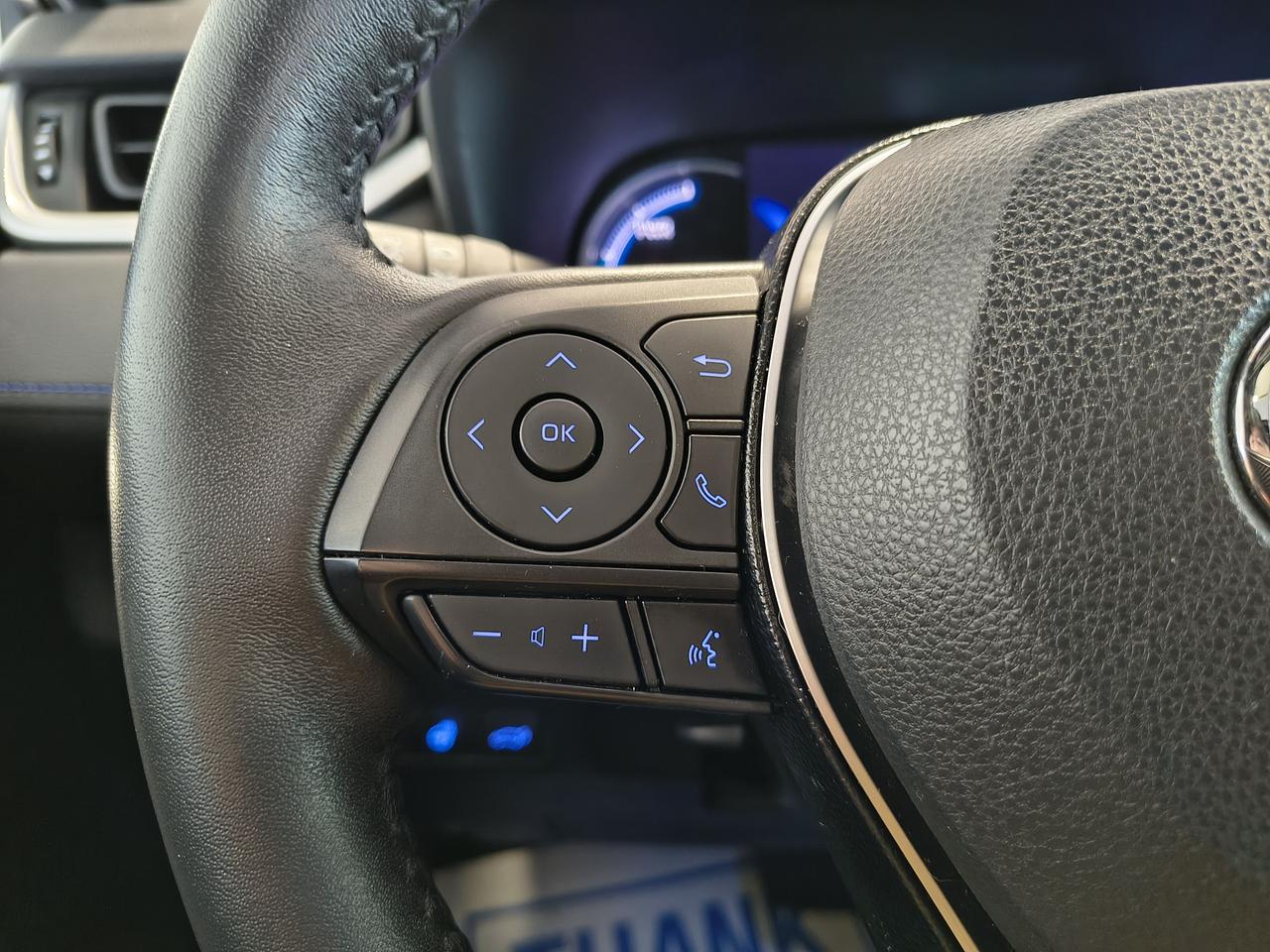 2021 Toyota RAV4 Hybrid XLE Photo0