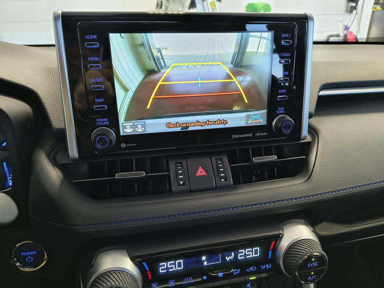 2021 Toyota RAV4 Hybrid XLE Photo0