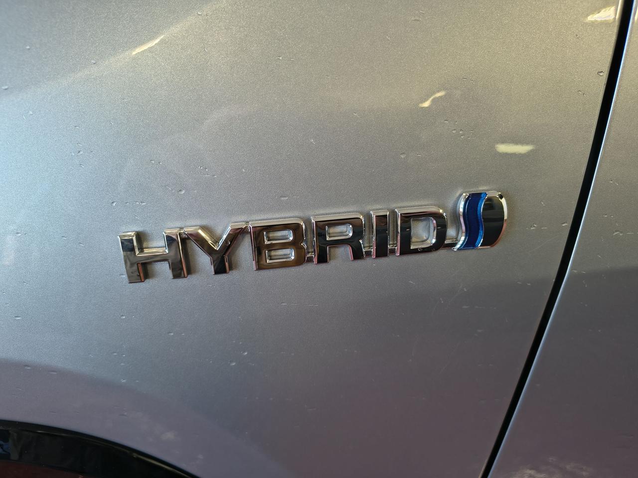 2021 Toyota RAV4 Hybrid XLE Photo0