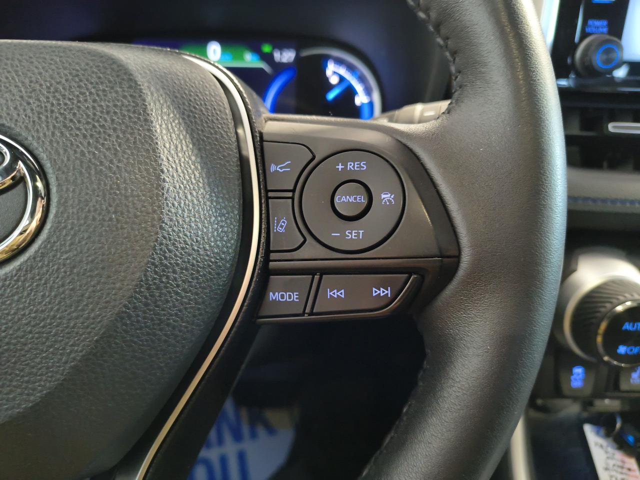 2021 Toyota RAV4 Hybrid XLE Photo