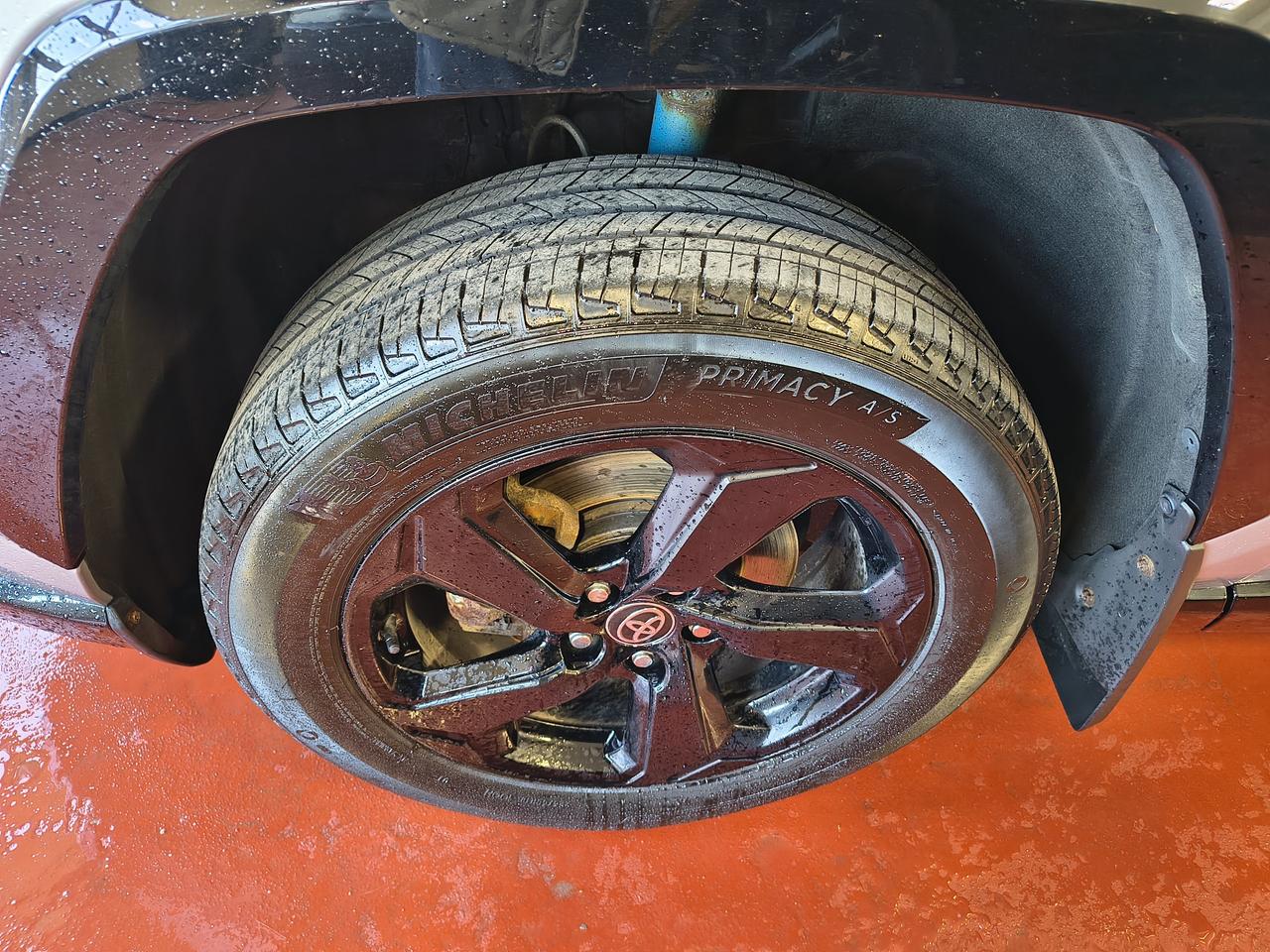 2021 Toyota RAV4 Hybrid XLE Photo