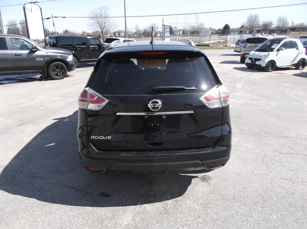 2016 Nissan Rogue S Photo3