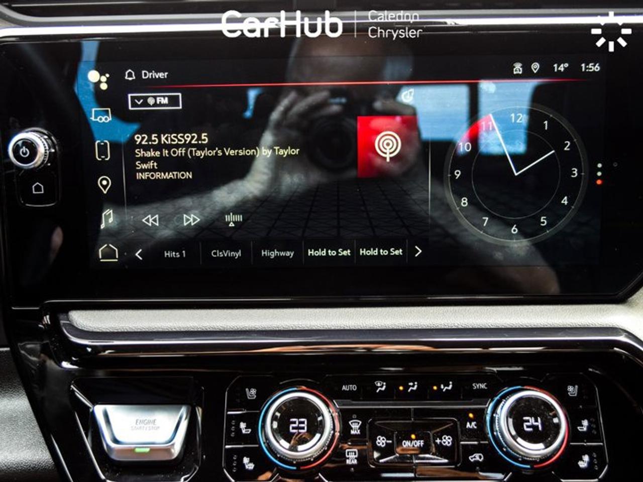 2024 GMC Sierra 1500 AT4 4WD Crew Cab 147" 6.2L 5 passengers with captain chair Leather Photo