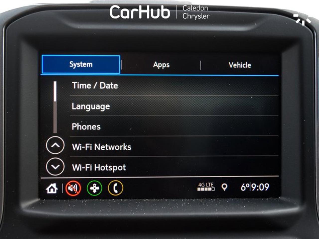 2024 Chevrolet Silverado 1500 Custom Trail Boss 4WD Crew Cab 147" Z71 5.3 L 6 Passenger Photo