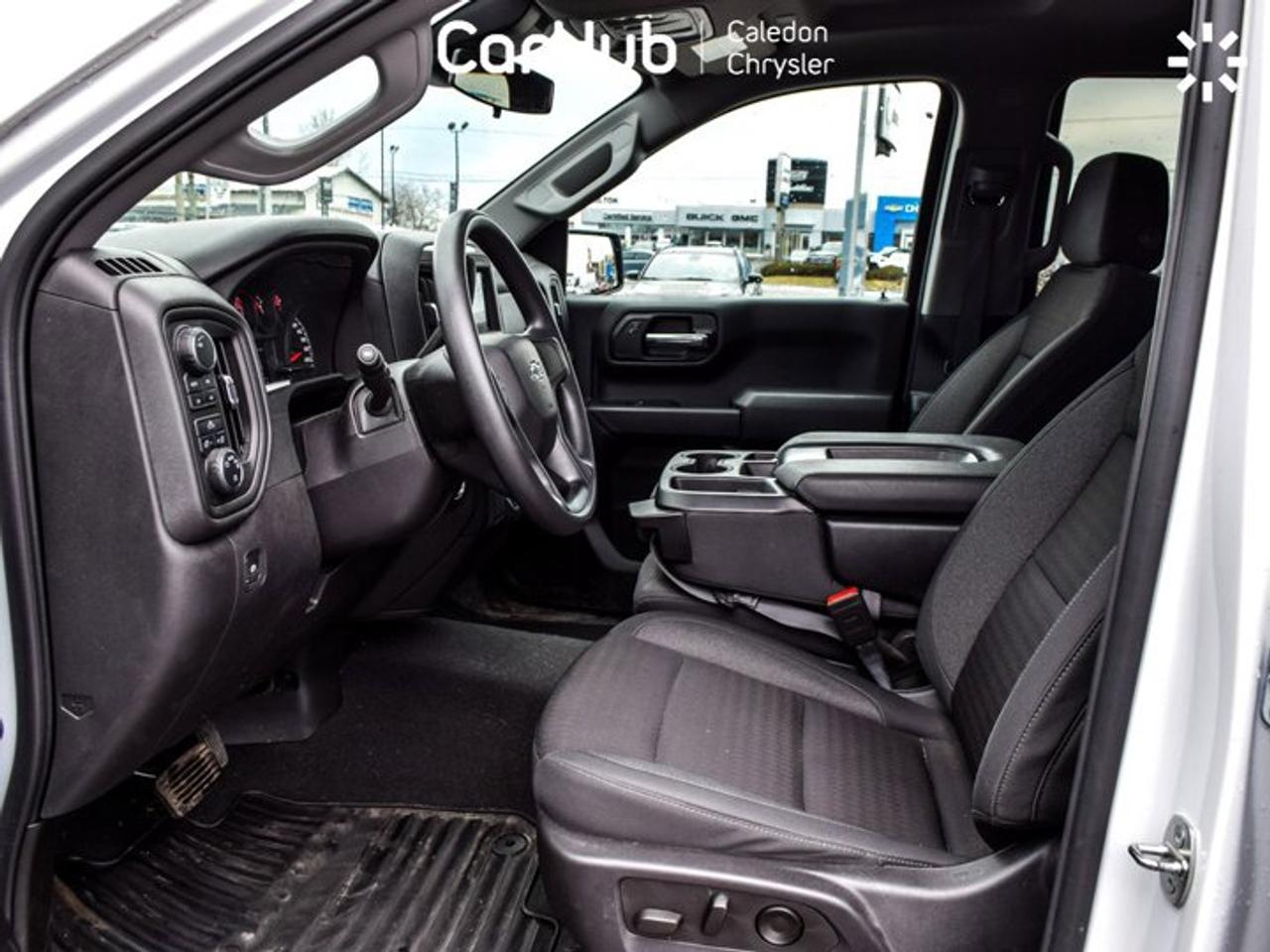 2024 Chevrolet Silverado 1500 Custom Trail Boss 4WD Crew Cab 147" Z71 5.3 L 6 Passenger Photo