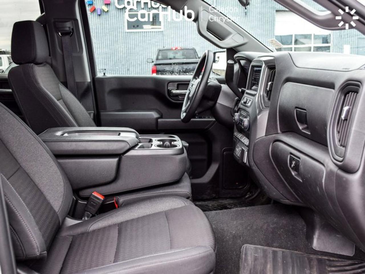 2024 Chevrolet Silverado 1500 Custom Trail Boss 4WD Crew Cab 147" Z71 5.3 L 6 Passenger Photo