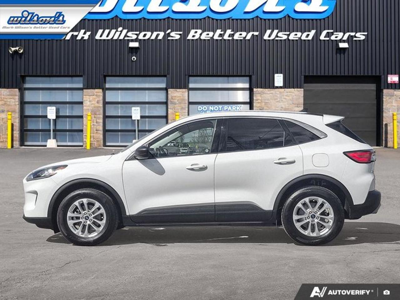 2022 Ford Escape SE Hybrid AWD | 201A PKG | Heated Seats + Steering | Remote Start | Power Liftgate | and More ! Photo