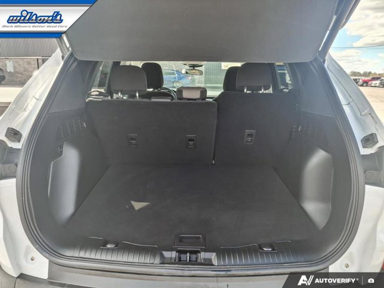 2022 Ford Escape SE Hybrid AWD | 201A PKG | Heated Seats + Steering | Remote Start | Power Liftgate | and More ! Photo