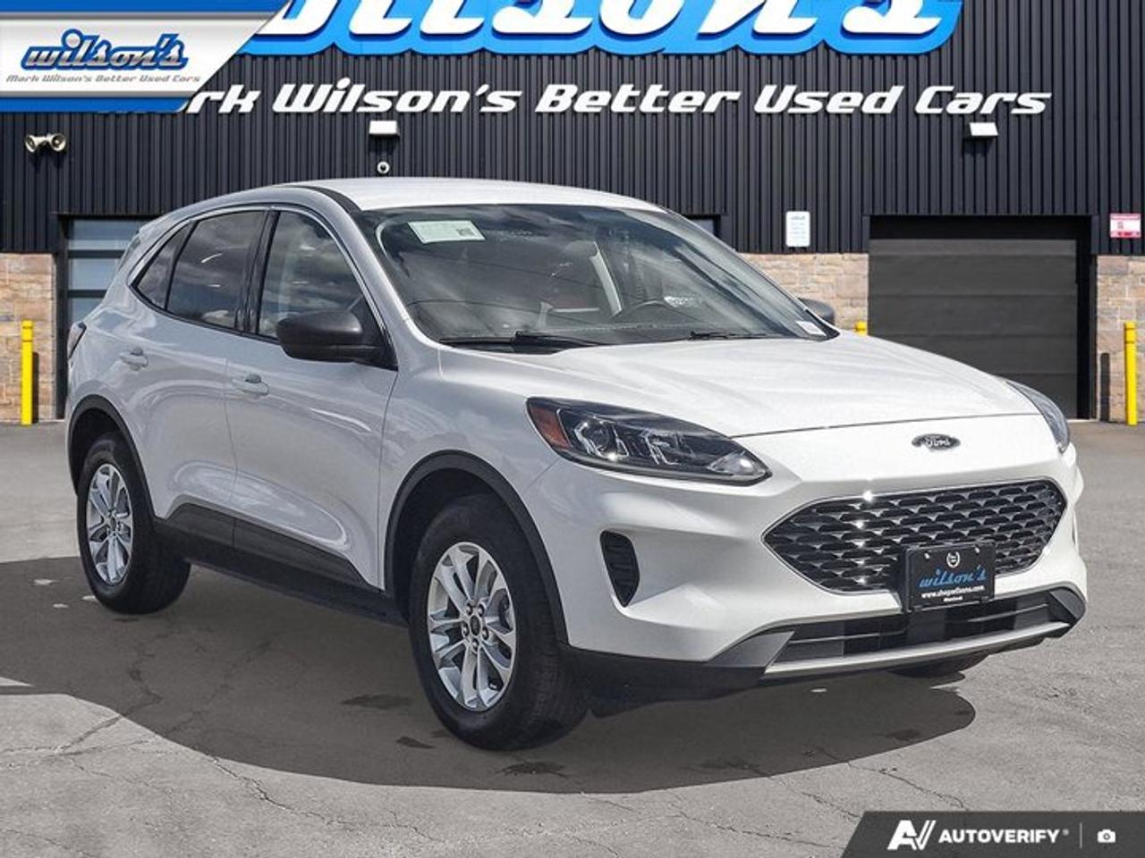 2022 Ford Escape SE Hybrid AWD | 201A PKG | Heated Seats + Steering | Remote Start | Power Liftgate | and More ! Photo