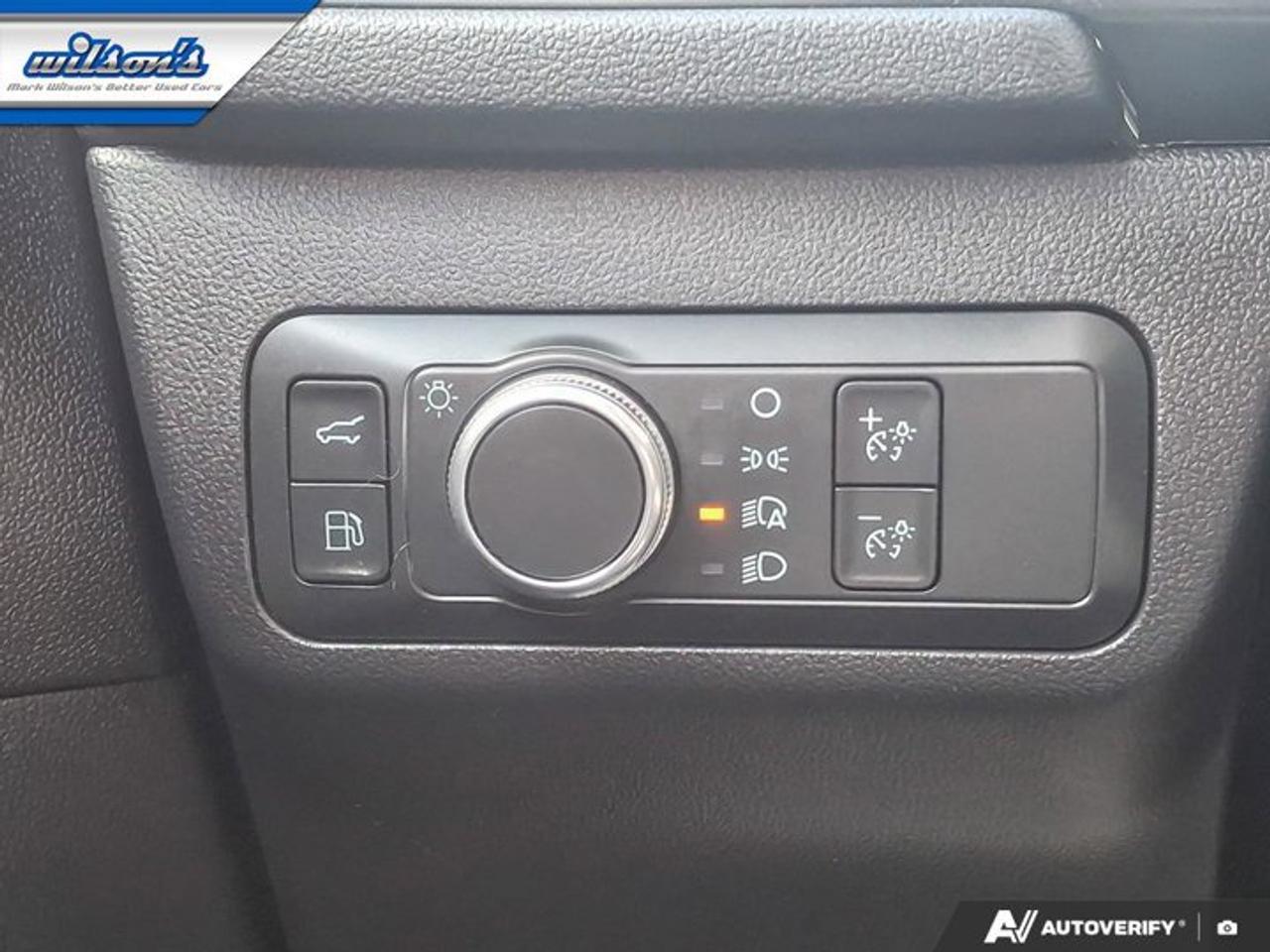 2022 Ford Escape SE Hybrid AWD | 201A PKG | Heated Seats + Steering | Remote Start | Power Liftgate | and More ! Photo