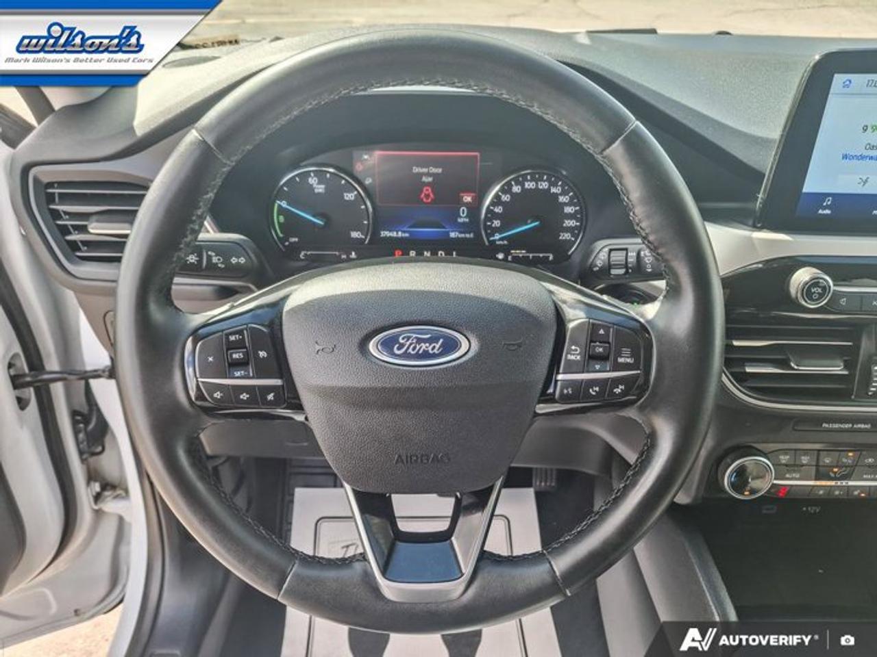 2022 Ford Escape SE Hybrid AWD | 201A PKG | Heated Seats + Steering | Remote Start | Power Liftgate | and More ! Photo