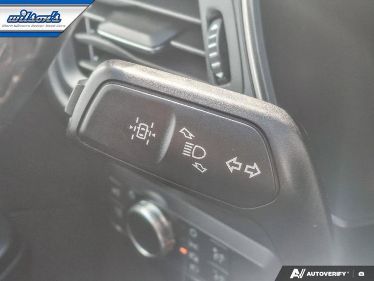 2022 Ford Escape SE Hybrid AWD | 201A PKG | Heated Seats + Steering | Remote Start | Power Liftgate | and More ! Photo
