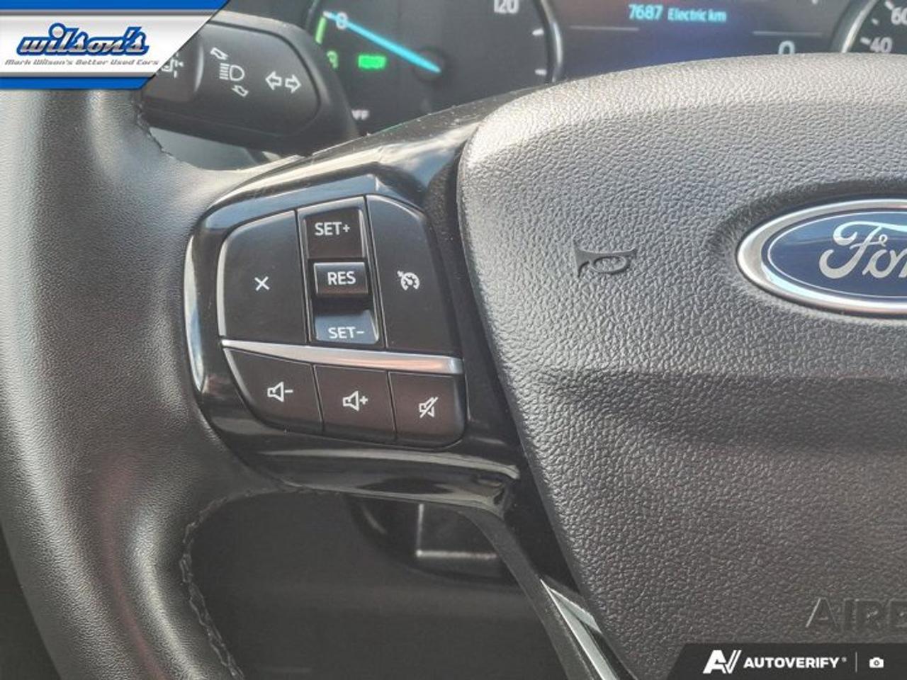 2022 Ford Escape SE Hybrid AWD | 201A PKG | Heated Seats + Steering | Remote Start | Power Liftgate | and More ! Photo