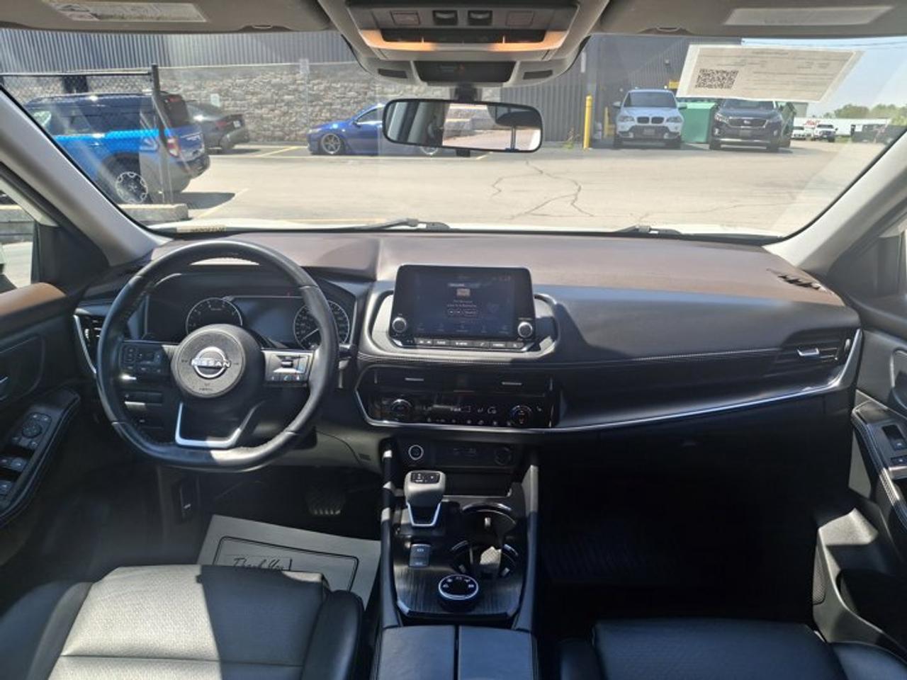 2022 Nissan Rogue SV Premium AWD | Leather | Sunroof | 360 Camera | Heated Steering + Seats | CarPlay + Android & More Photo