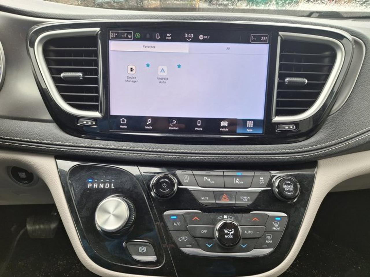 2023 Chrysler Pacifica Touring L AWD | Leather | Heated Steering + Seats | Power Hatch + Sliding Doors | CarPlay & More ! Photo