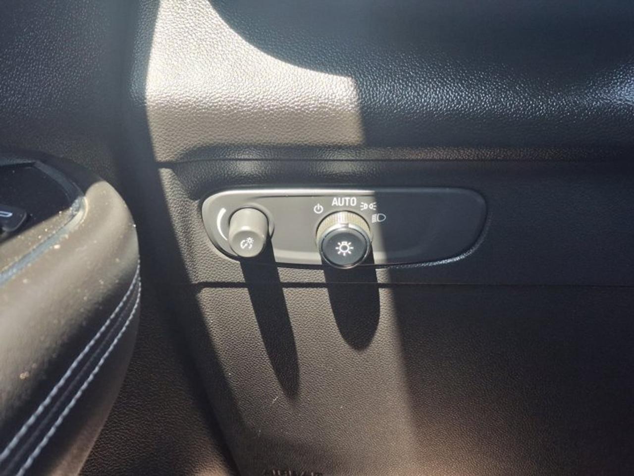 2022 Buick Envision Preferred AWD | Sport Touring | Sunroof | Heated Wheel + Seats | CarPlay and More ! Photo