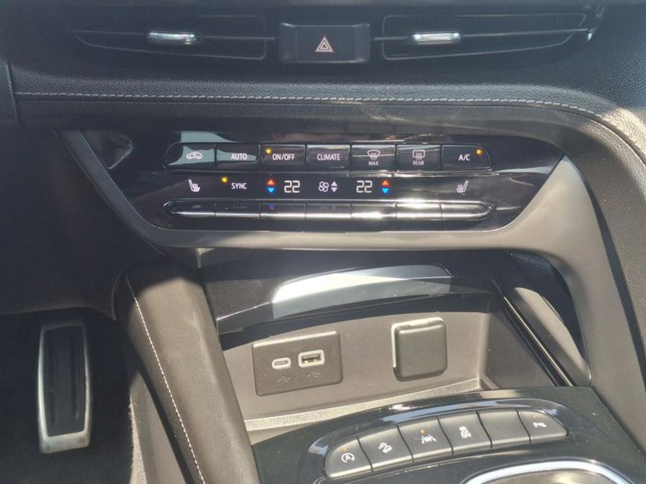 2022 Buick Envision Preferred AWD | Sport Touring | Sunroof | Heated Wheel + Seats | CarPlay and More ! Photo
