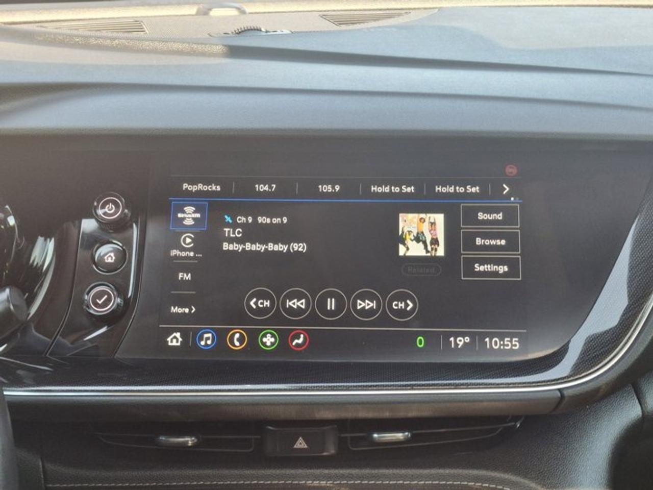 2022 Buick Envision Preferred AWD | Sport Touring | Sunroof | Heated Wheel + Seats | CarPlay and More ! Photo