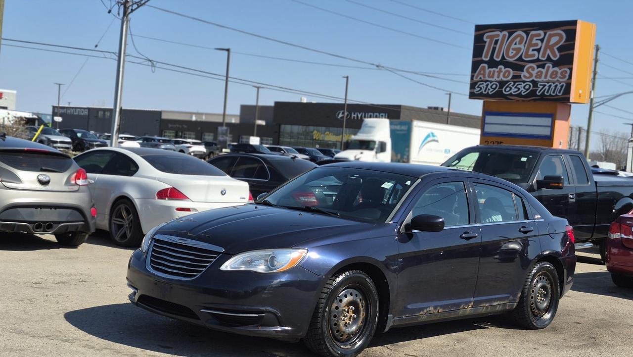 2012 Chrysler 200 LX Photo
