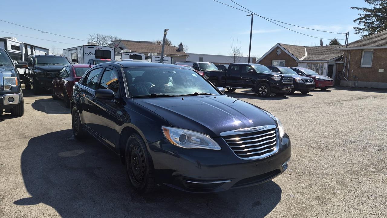 2012 Chrysler 200 LX Photo