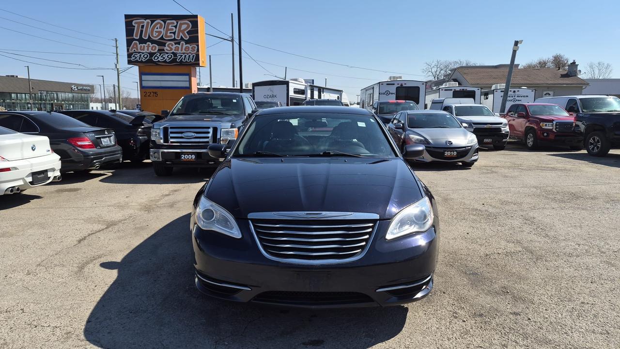 2012 Chrysler 200 LX Photo