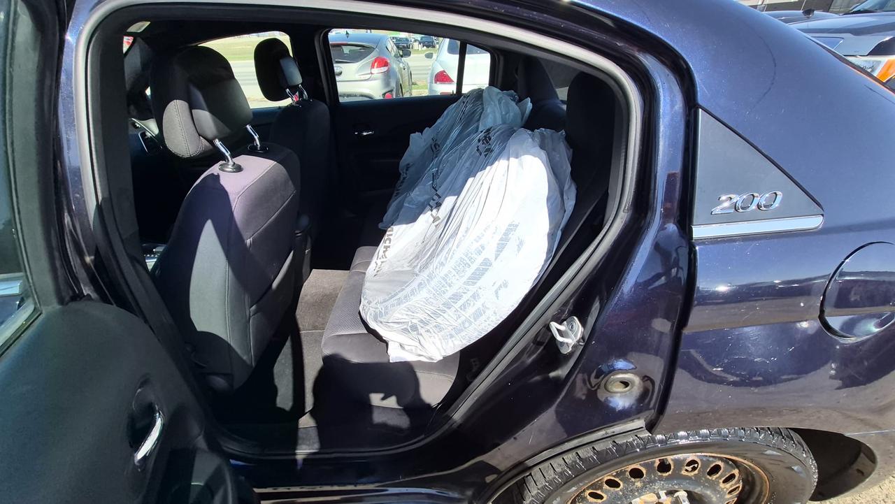 2012 Chrysler 200 LX Photo