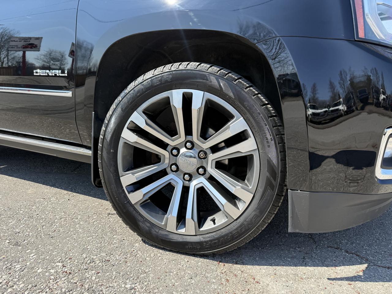 2017 GMC Yukon Denali Photo