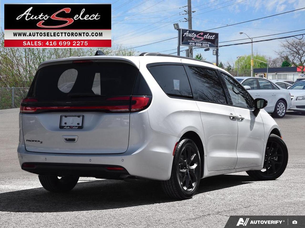 2024 Chrysler Pacifica Touring-L Sport "S" - Apple Carplay - Panoramic Sunroof Photo