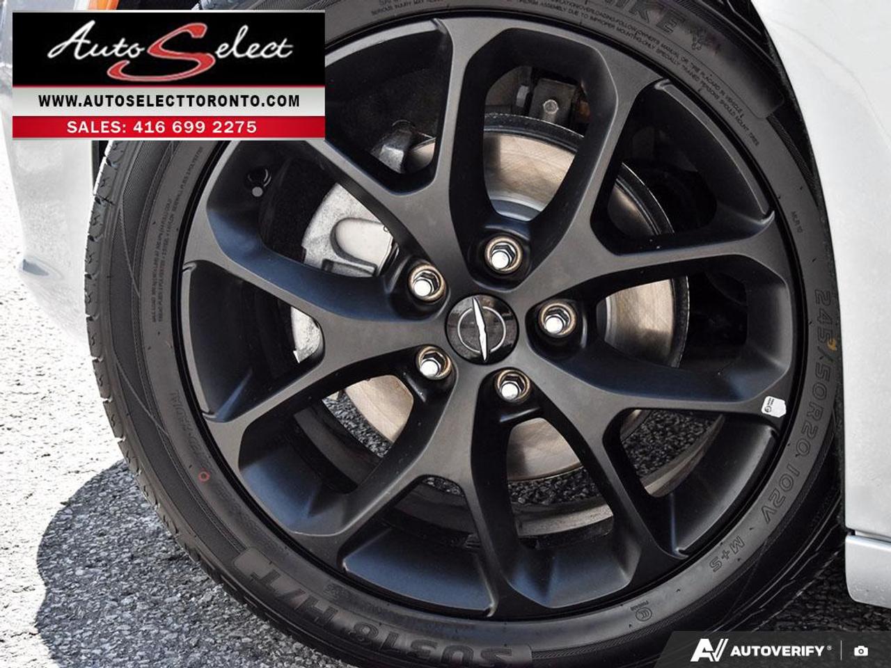 2024 Chrysler Pacifica Touring-L Sport "S" - Apple Carplay - Panoramic Sunroof Photo