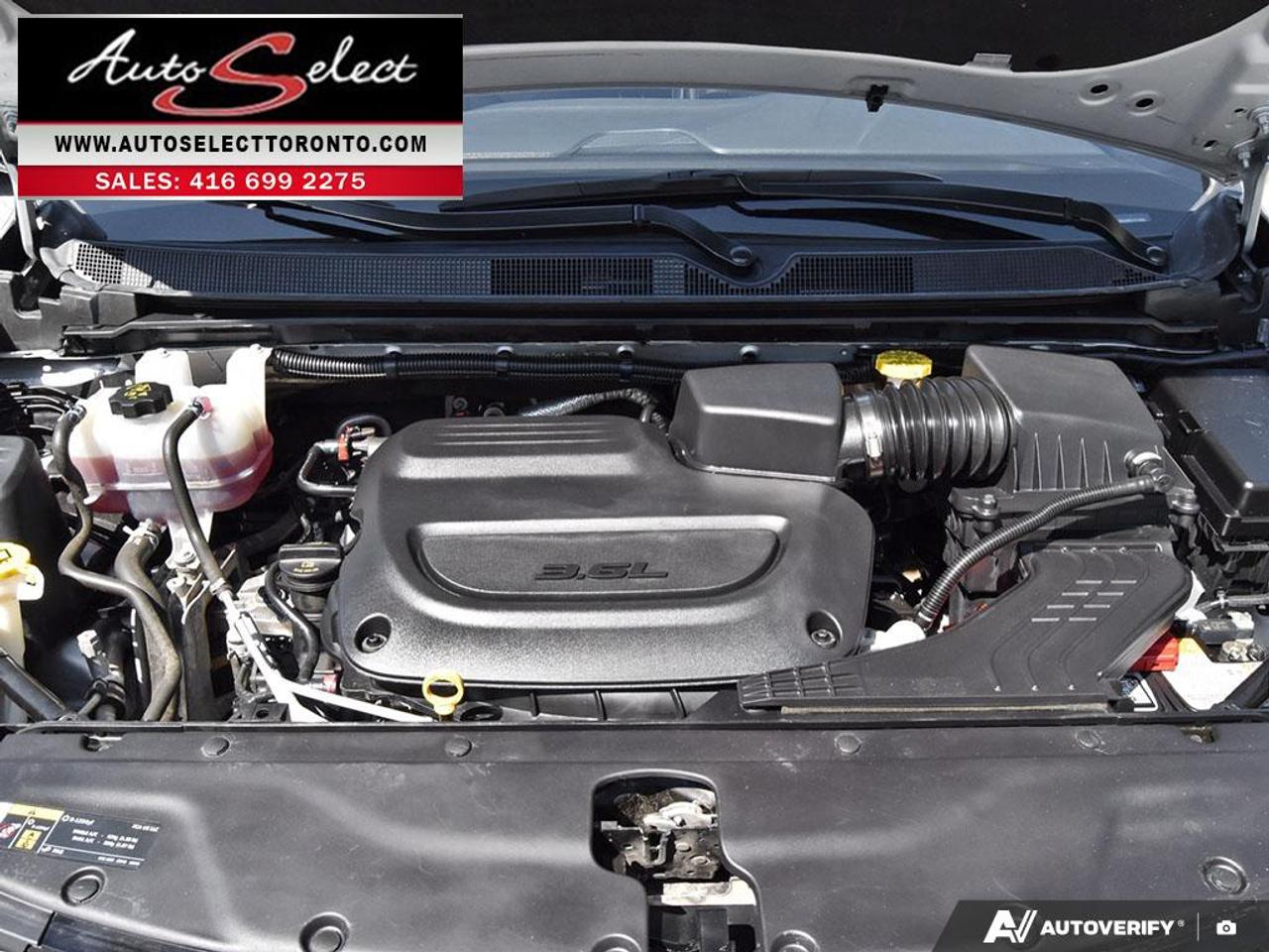 2024 Chrysler Pacifica Touring-L Sport "S" - Apple Carplay - Panoramic Sunroof Photo